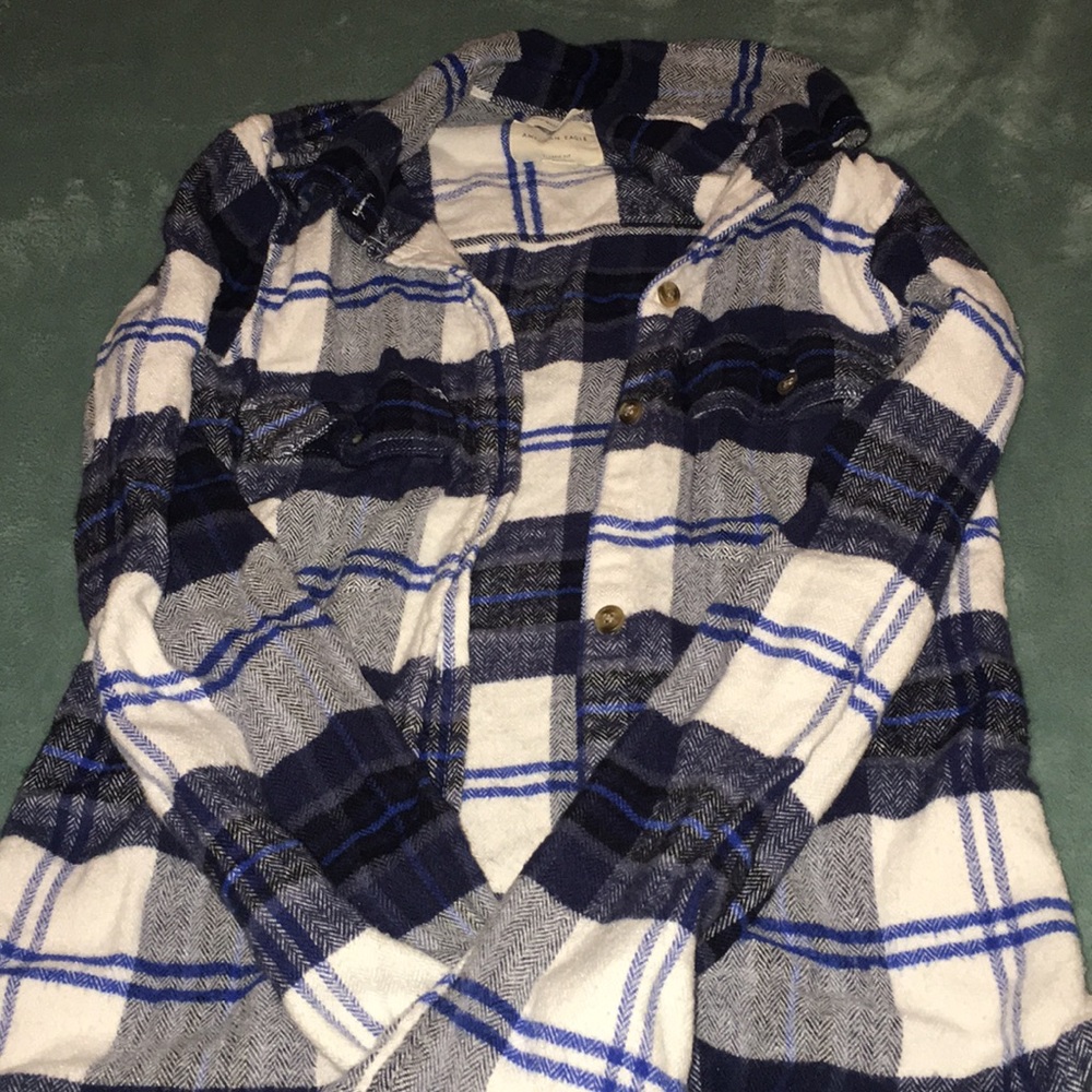 A soft and form fitting thick-flannel